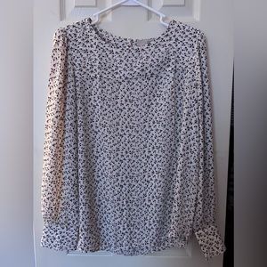 Loft blouse with a cute cut out in the back!
